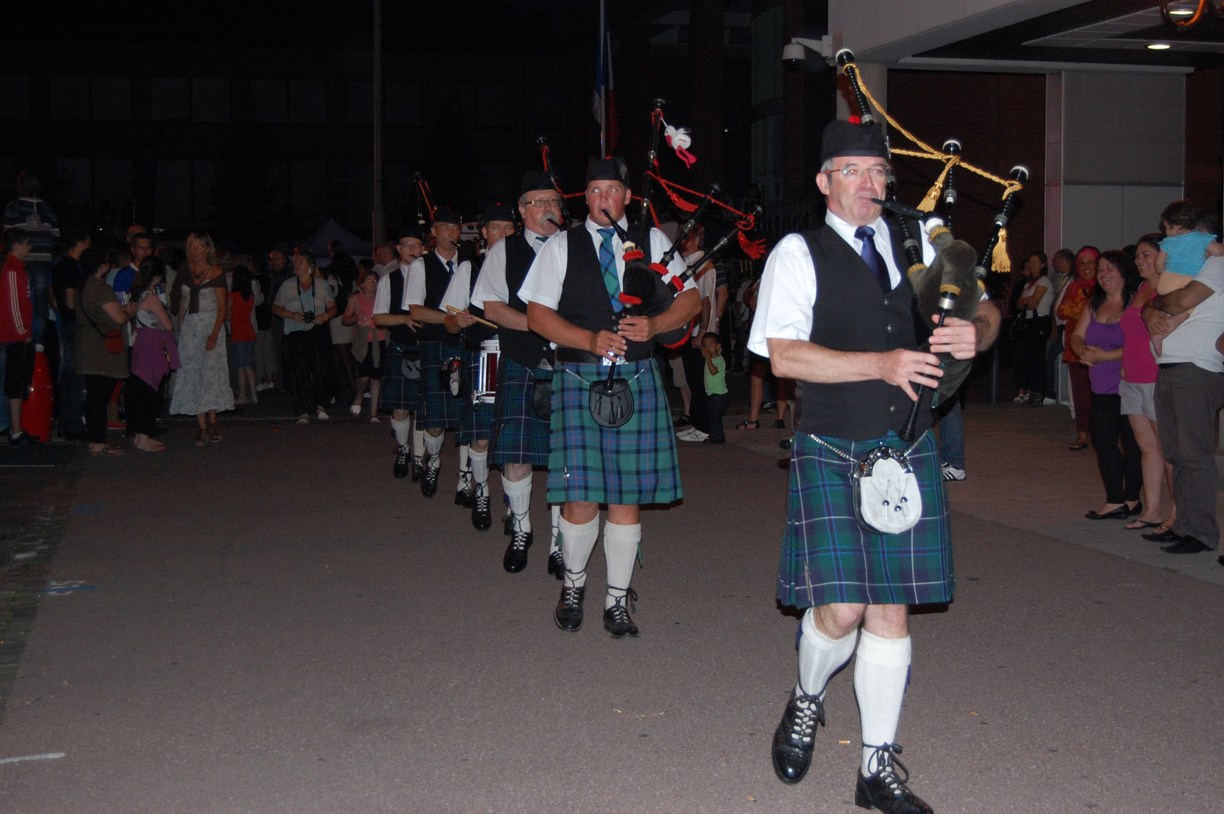 Pipe_Band_Strasbourg_parade_Saint-Louis_2012 Pipe_Band_Strasbourg_parade_Saint-Louis_2012